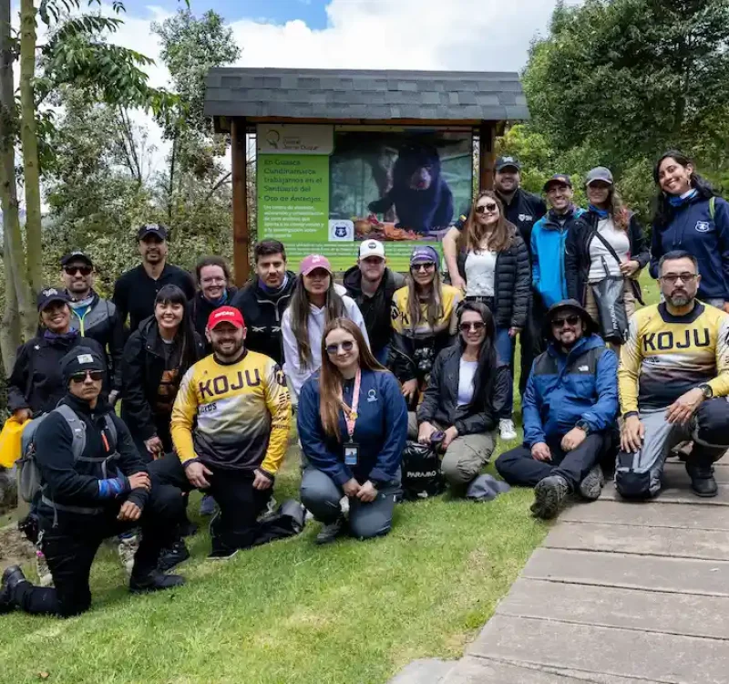 Miembros Koju Motos en bioparque Wakatá
