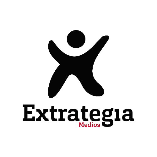logo extrategia medios