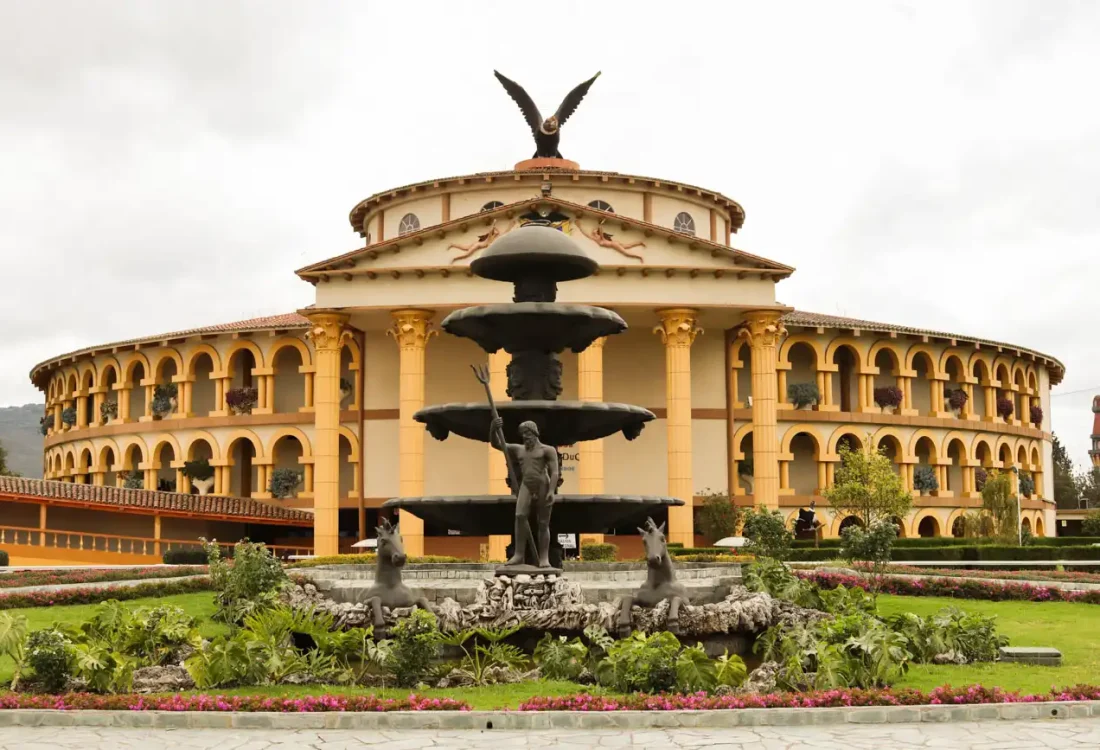 El Condor Building (2)